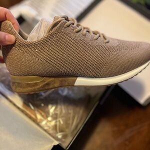 URBAN SPORT BY JSLIDES Oakland Sneaker Champagne Knit Sz 9 Women’s Gold Sneaker